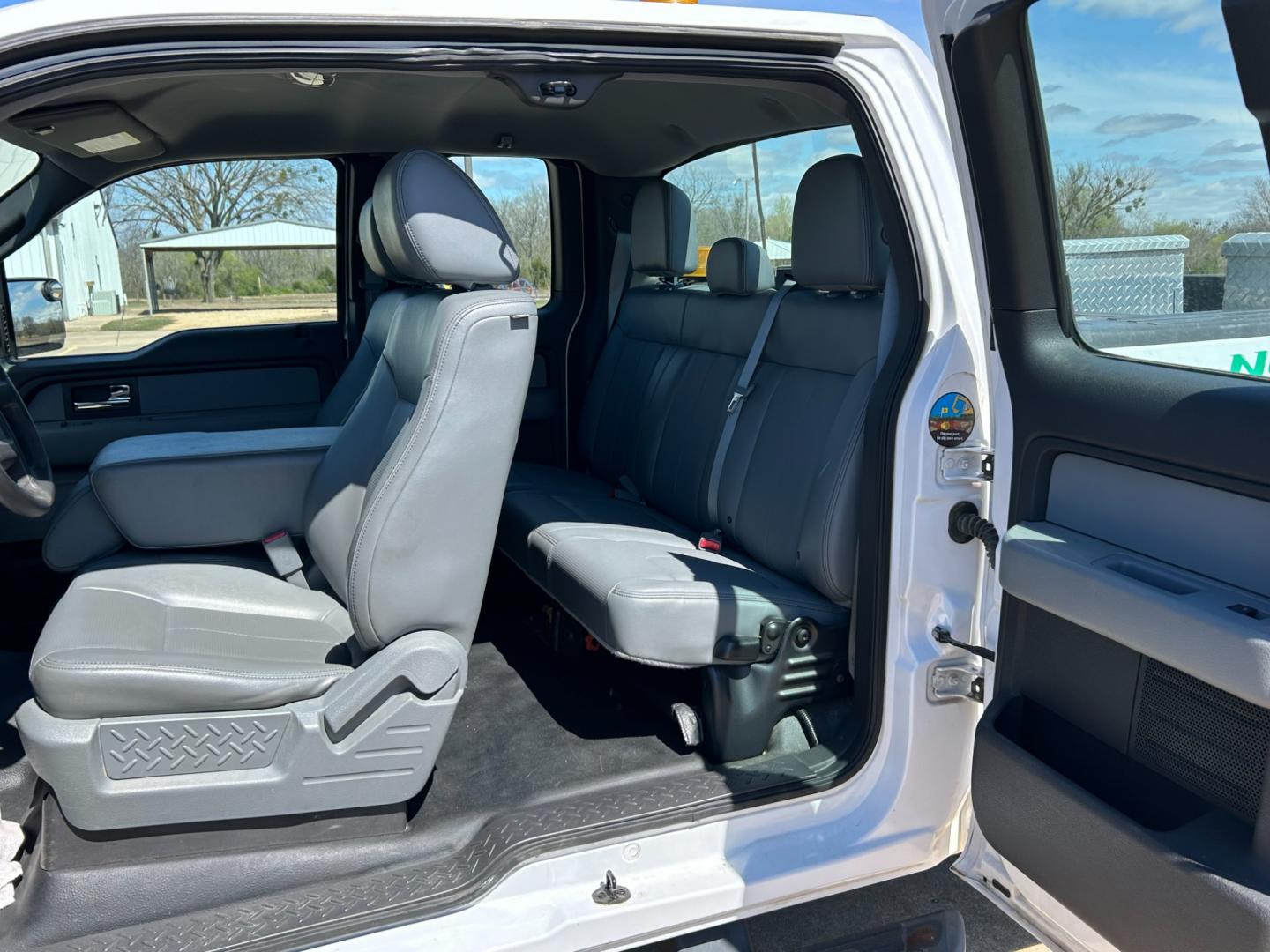 2014 White /Gray Ford F-150 (1FTEX1CMXEK) with an 3.7L V6 DOHC 24V engine, 6-Speed Automatic transmission, located at 17760 Hwy 62, Morris, OK, 74445, (918) 733-4887, 35.609104, -95.877060 - Photo#19